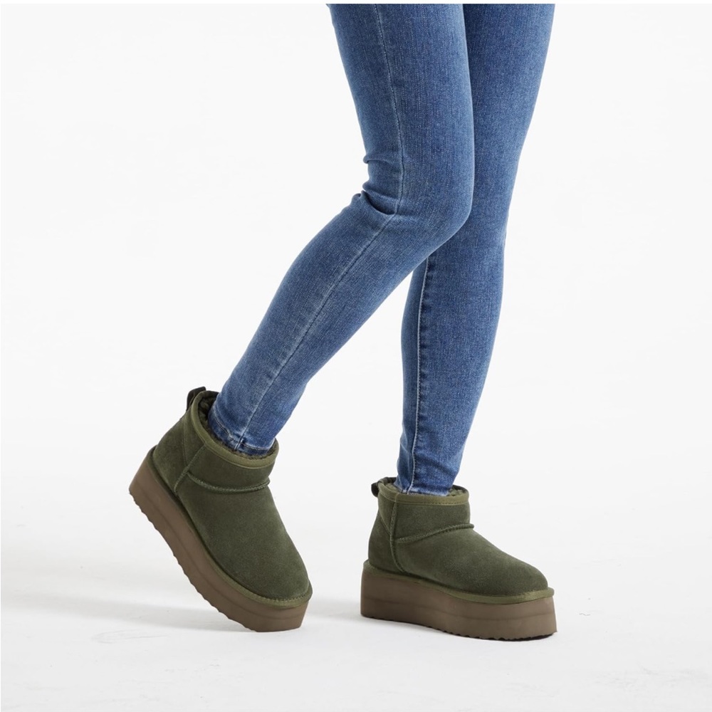 PLATFORM BOOTS